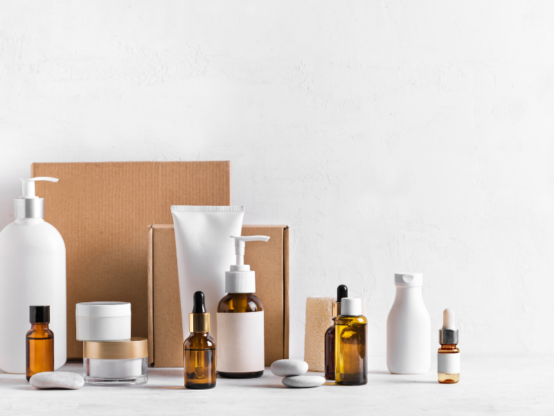 學生進行保濕霜調配實驗